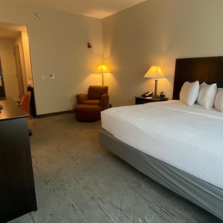 Wingate By Wyndham State Arena Raleigh/Cary Hotel מראה חיצוני תמונה