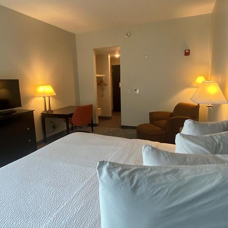 Wingate By Wyndham State Arena Raleigh/Cary Hotel מראה חיצוני תמונה