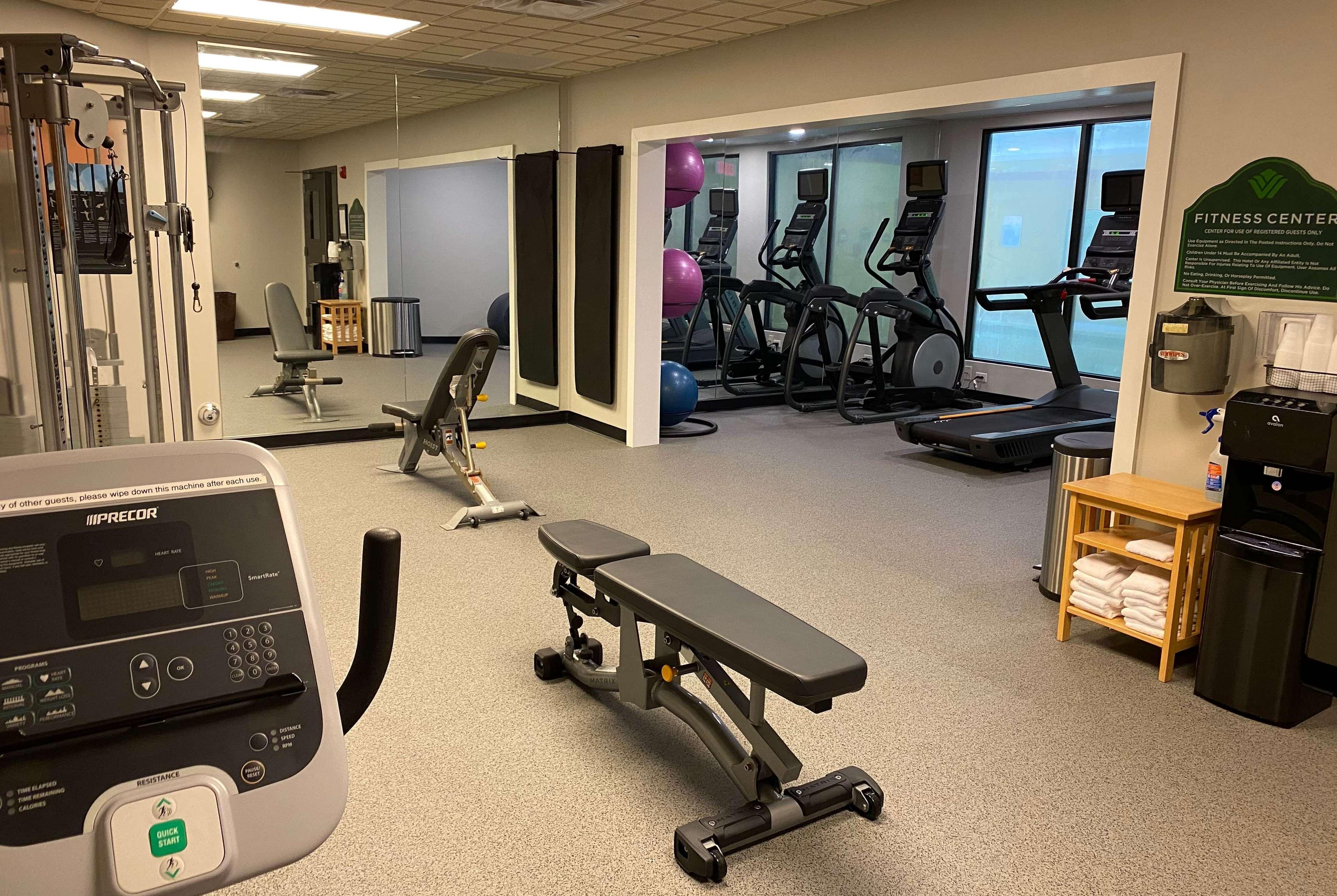 Wingate By Wyndham State Arena Raleigh/Cary Hotel מראה חיצוני תמונה
