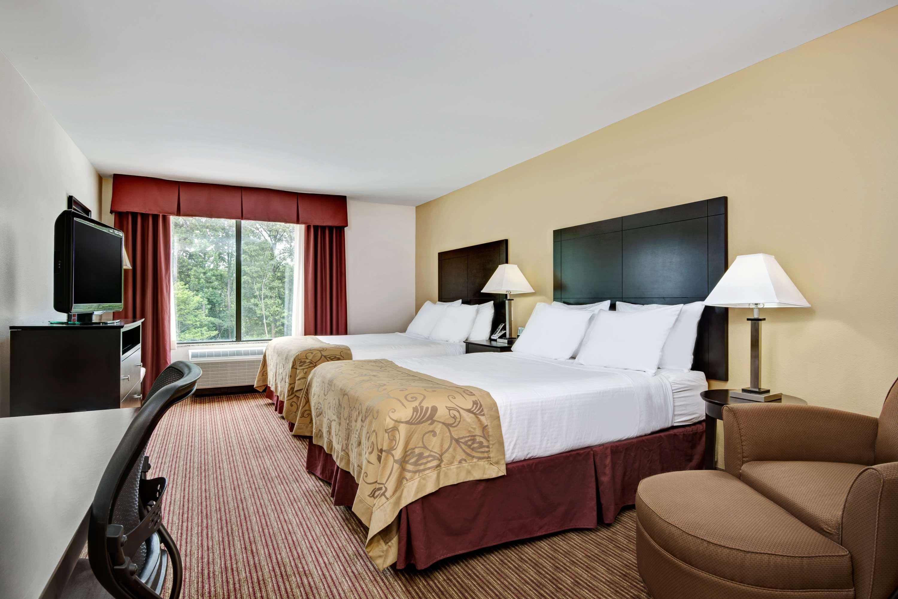 Wingate By Wyndham State Arena Raleigh/Cary Hotel מראה חיצוני תמונה