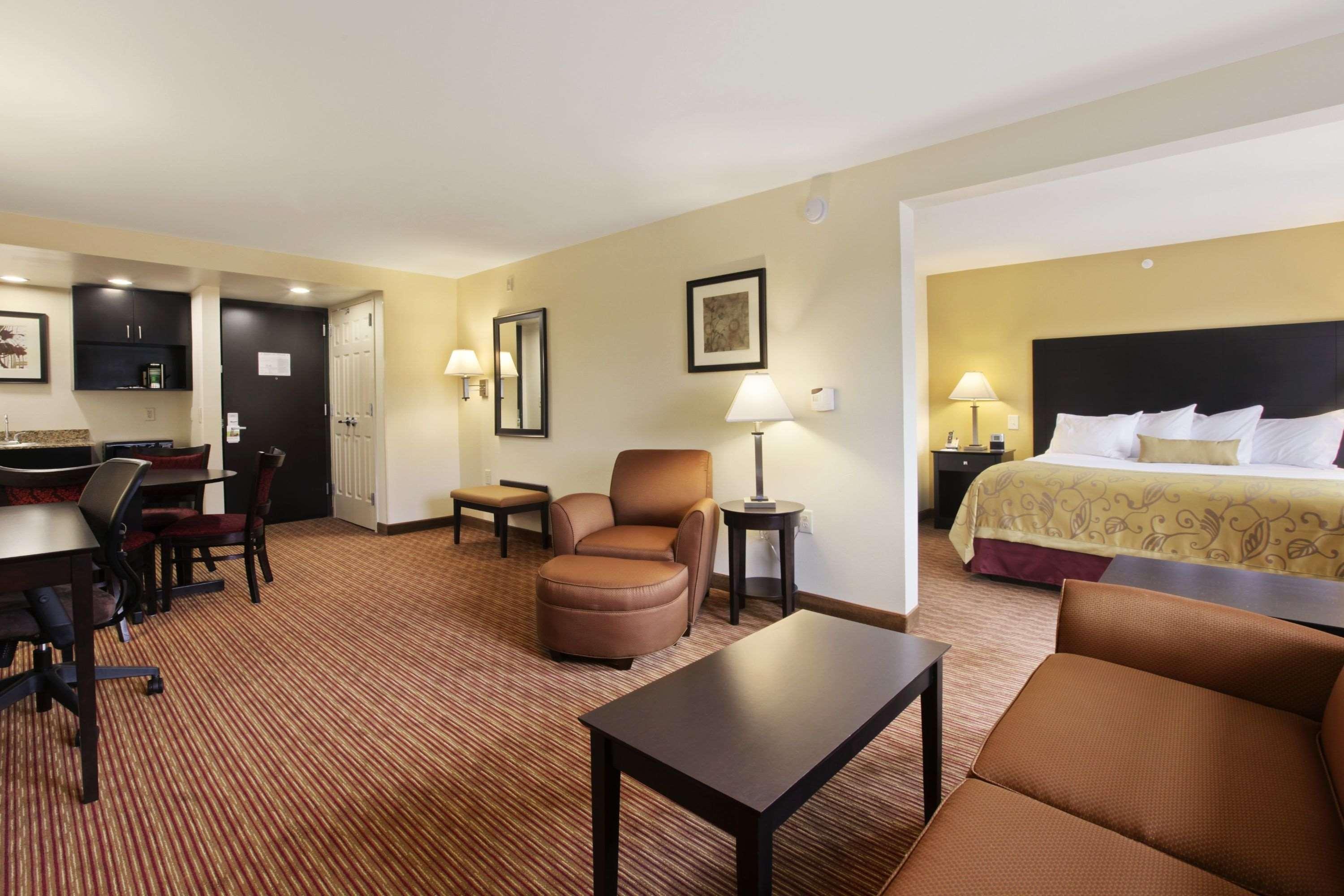 Wingate By Wyndham State Arena Raleigh/Cary Hotel מראה חיצוני תמונה