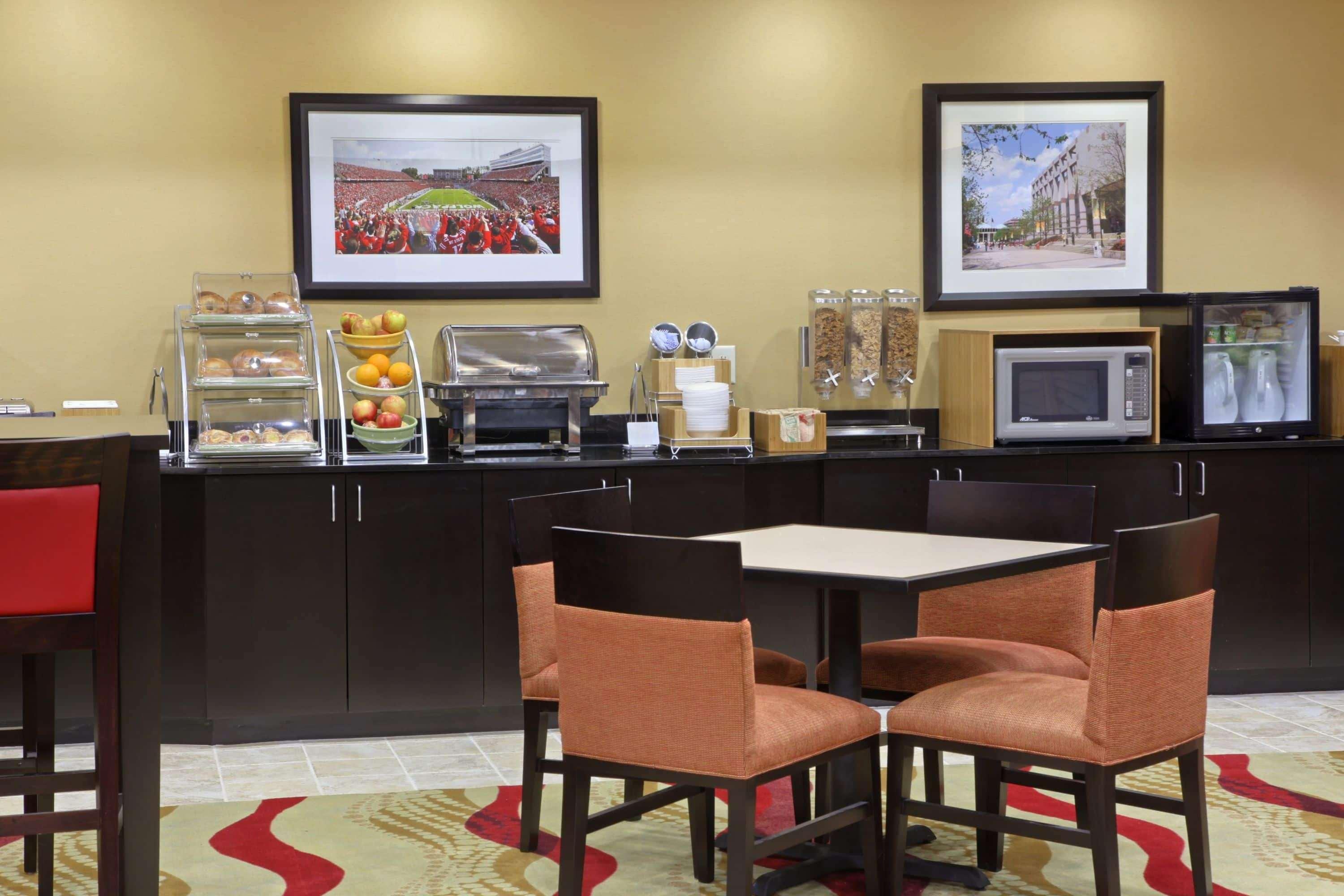 Wingate By Wyndham State Arena Raleigh/Cary Hotel מראה חיצוני תמונה