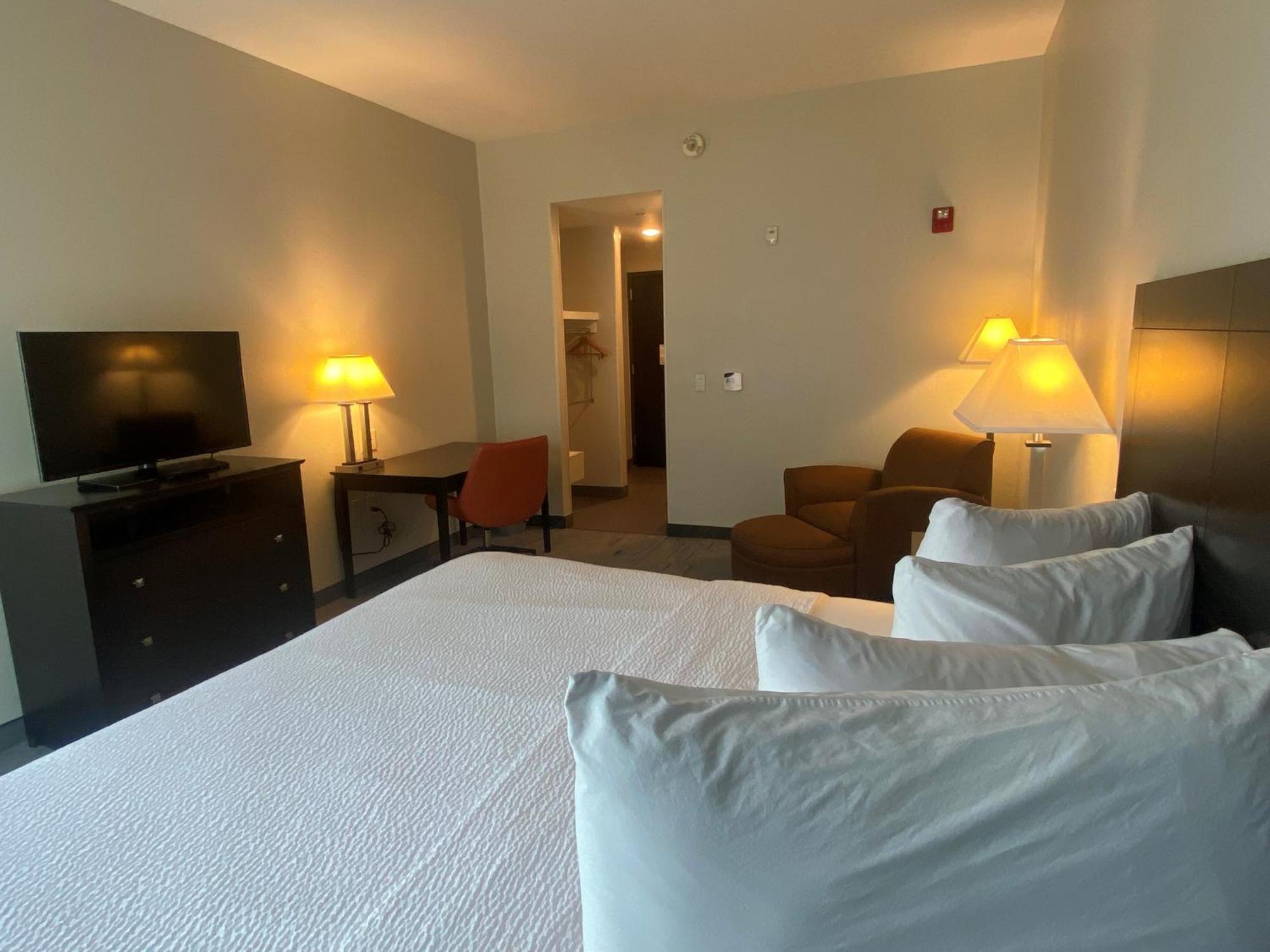 Wingate By Wyndham State Arena Raleigh/Cary Hotel מראה חיצוני תמונה