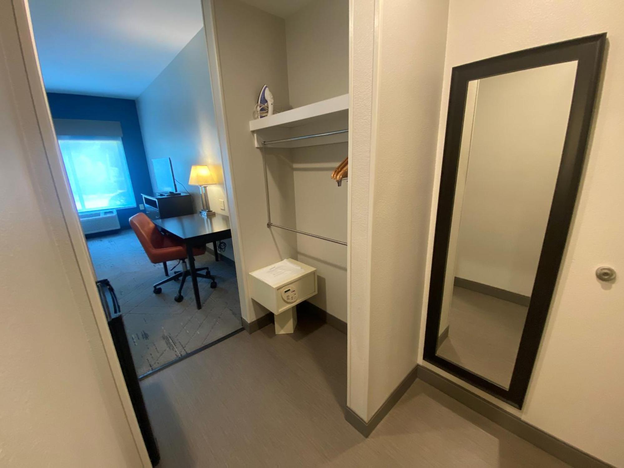 Wingate By Wyndham State Arena Raleigh/Cary Hotel מראה חיצוני תמונה