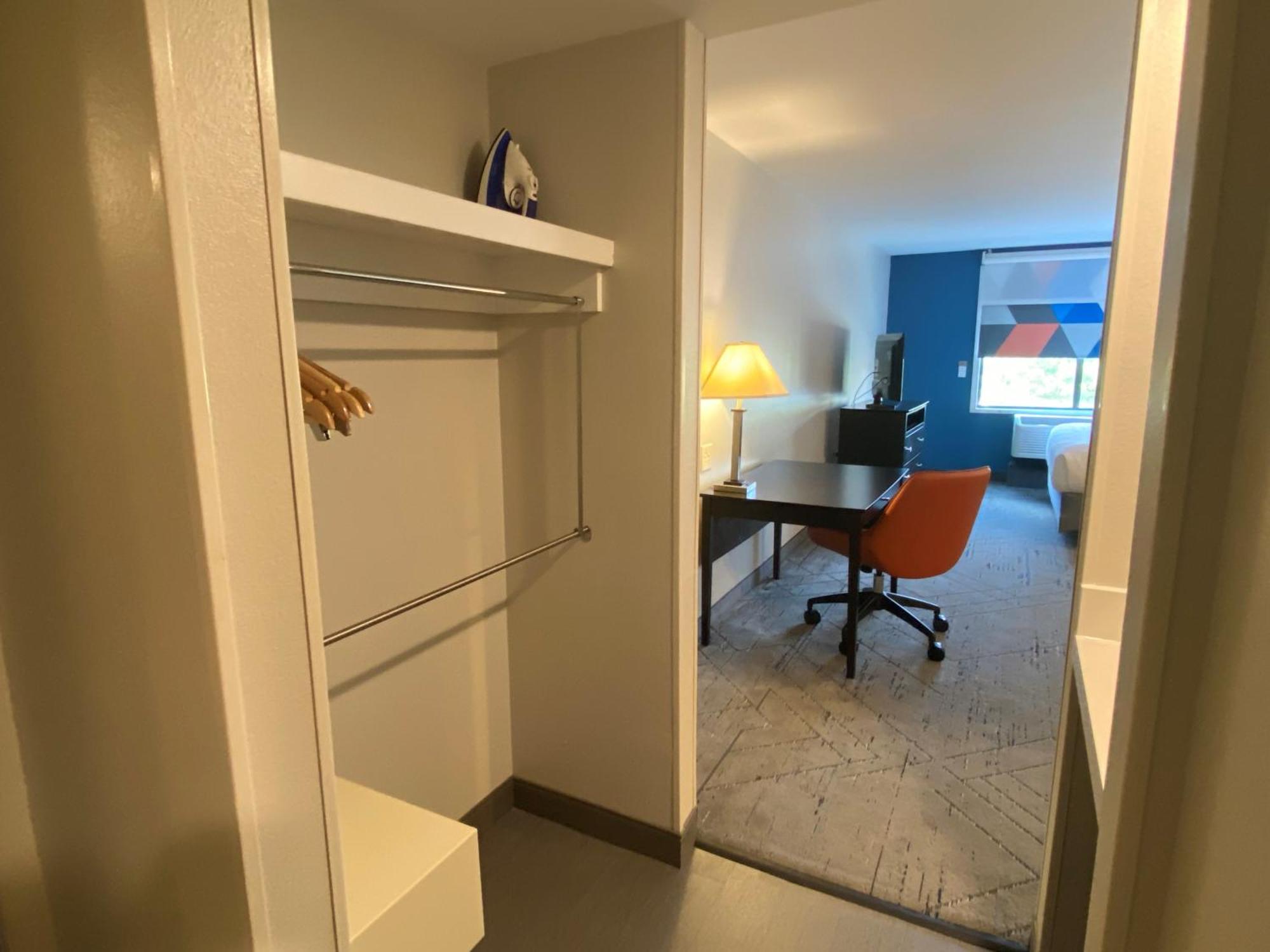 Wingate By Wyndham State Arena Raleigh/Cary Hotel מראה חיצוני תמונה