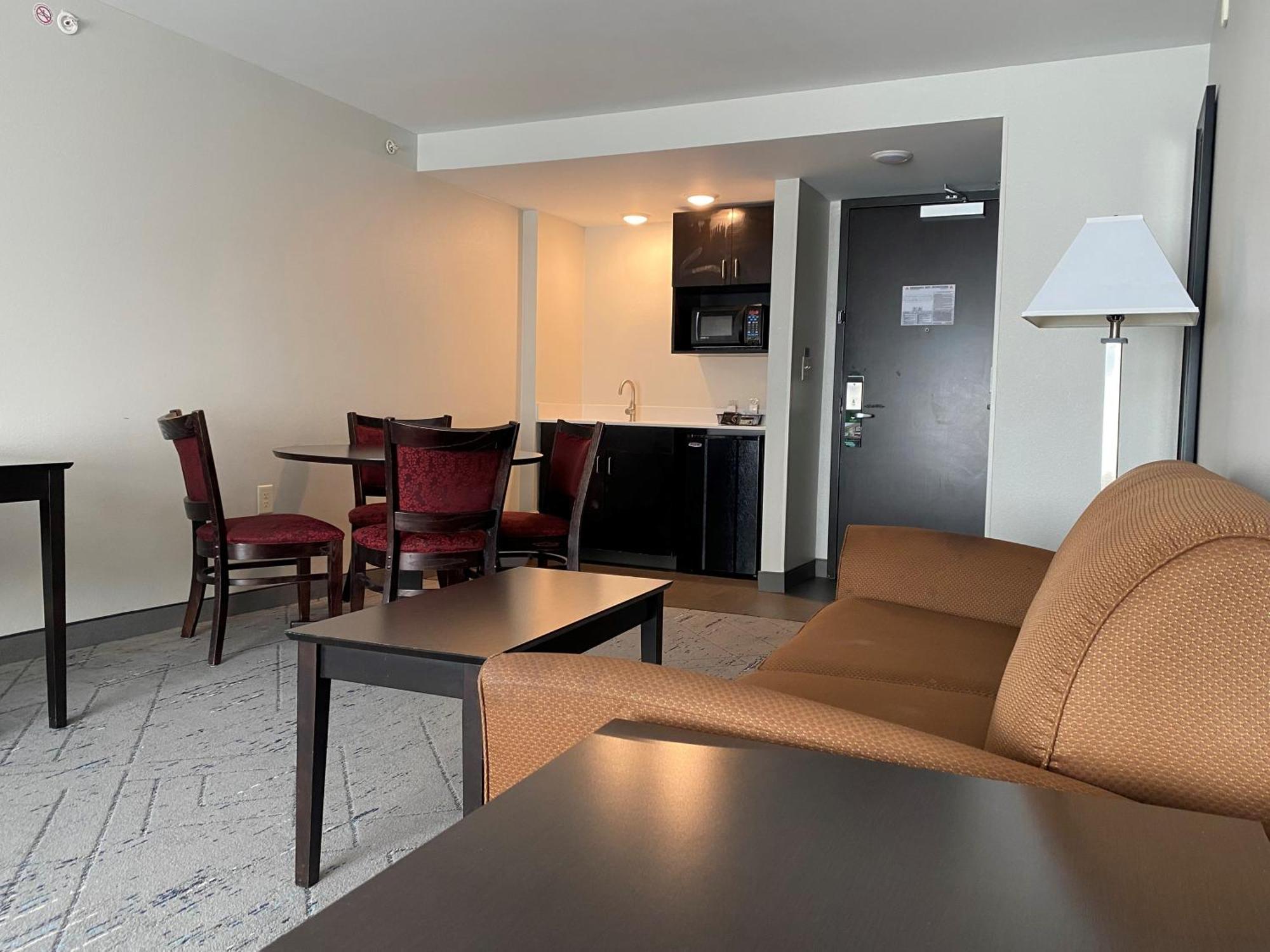 Wingate By Wyndham State Arena Raleigh/Cary Hotel מראה חיצוני תמונה