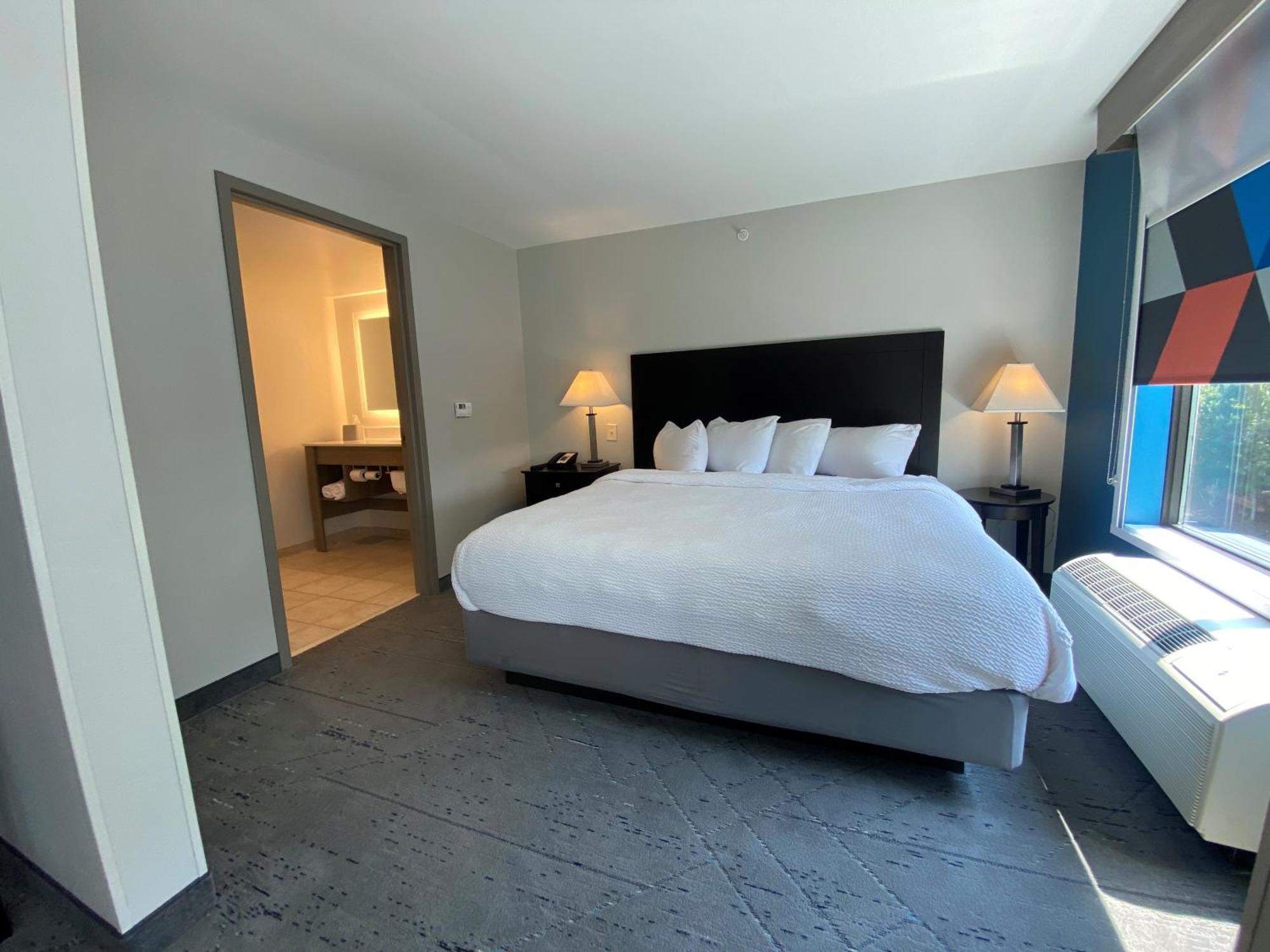 Wingate By Wyndham State Arena Raleigh/Cary Hotel מראה חיצוני תמונה