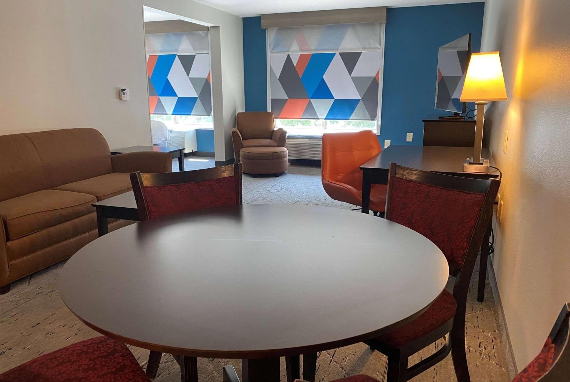 Wingate By Wyndham State Arena Raleigh/Cary Hotel מראה חיצוני תמונה