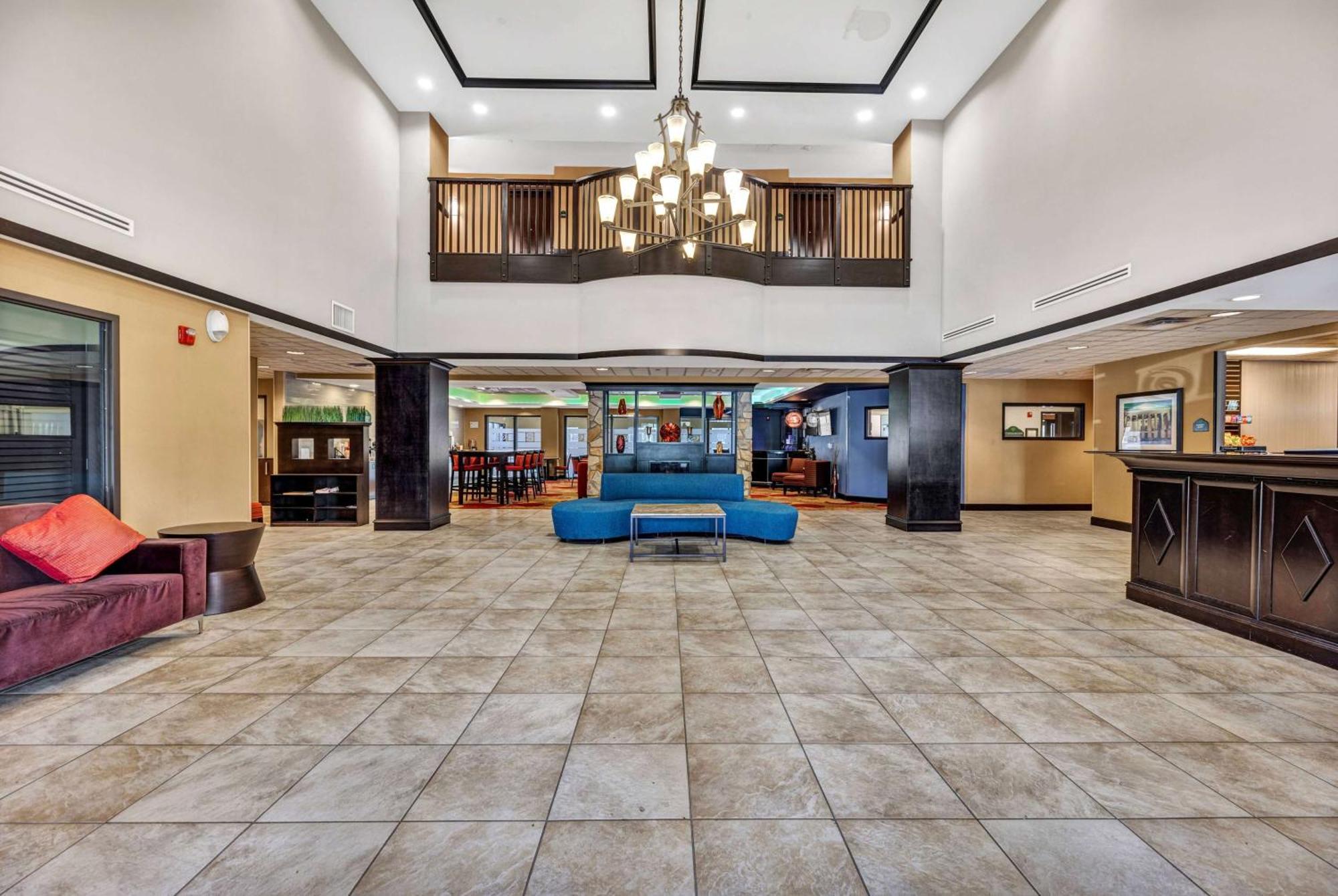Wingate By Wyndham State Arena Raleigh/Cary Hotel מראה חיצוני תמונה