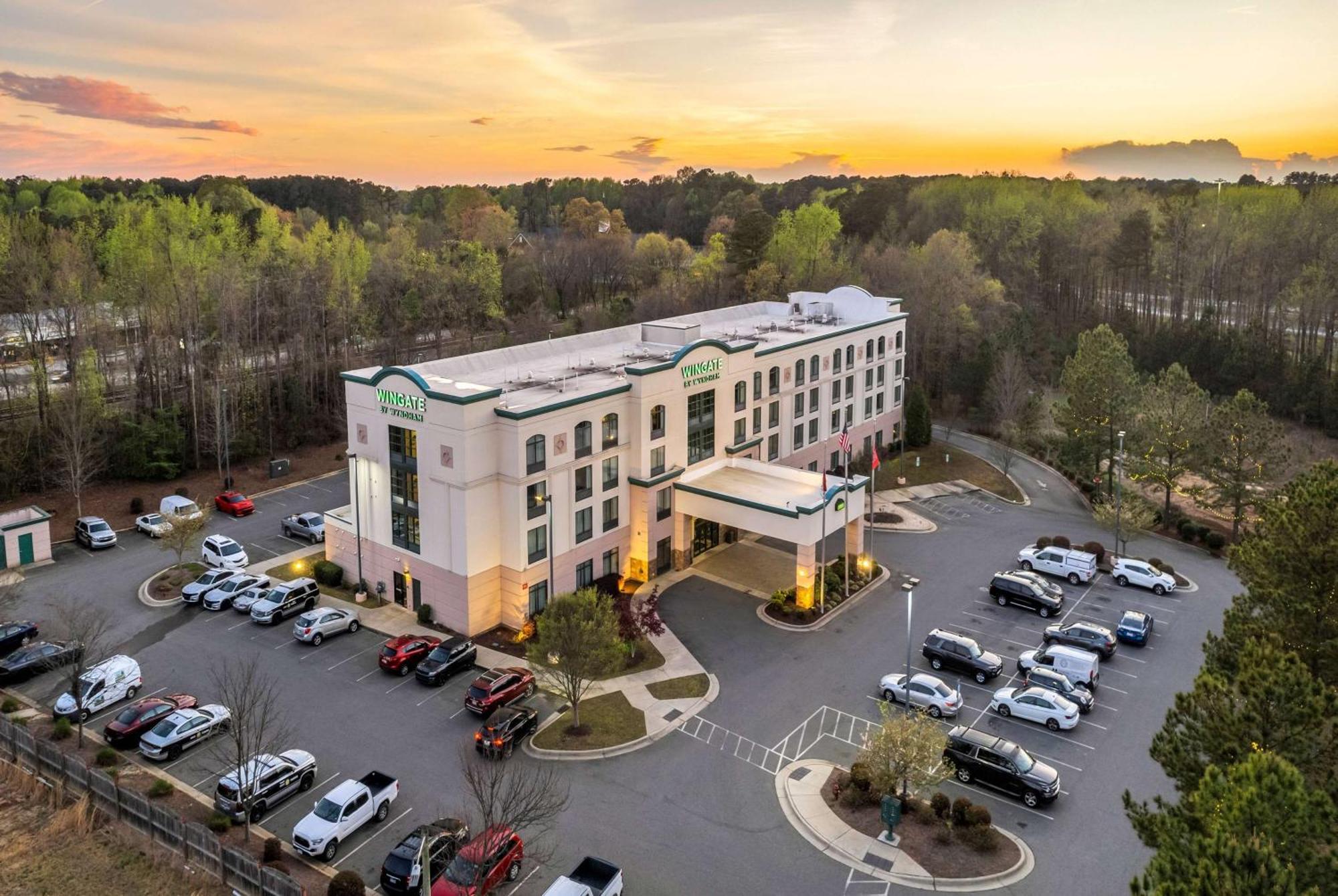 Wingate By Wyndham State Arena Raleigh/Cary Hotel מראה חיצוני תמונה
