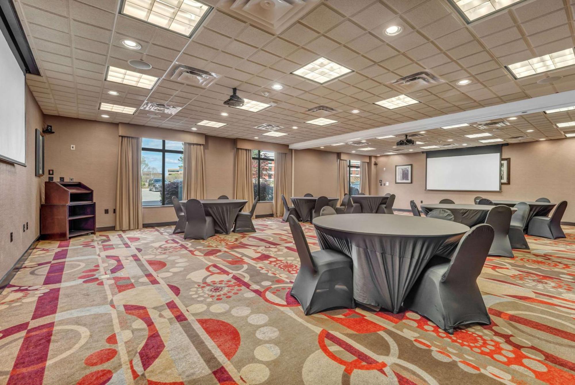 Wingate By Wyndham State Arena Raleigh/Cary Hotel מראה חיצוני תמונה