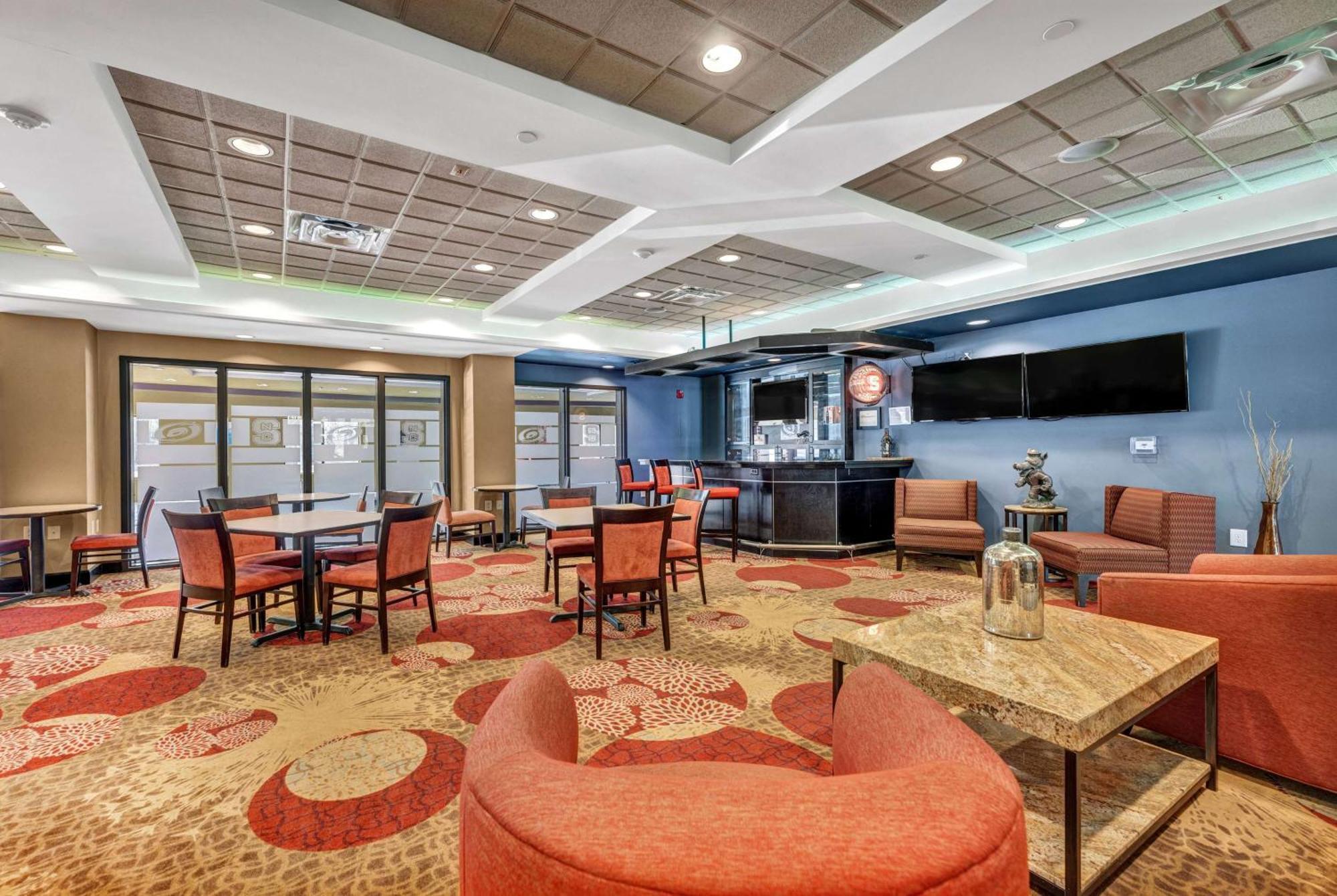 Wingate By Wyndham State Arena Raleigh/Cary Hotel מראה חיצוני תמונה